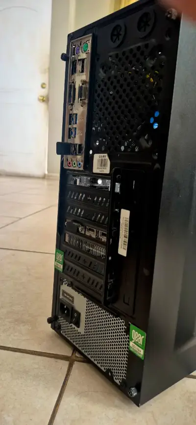 PC de Escritorio Asus con Ventana Lateral - miniatura 4