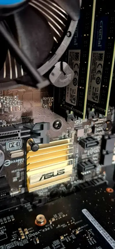 PC de Escritorio Asus con Ventana Lateral - miniatura 6