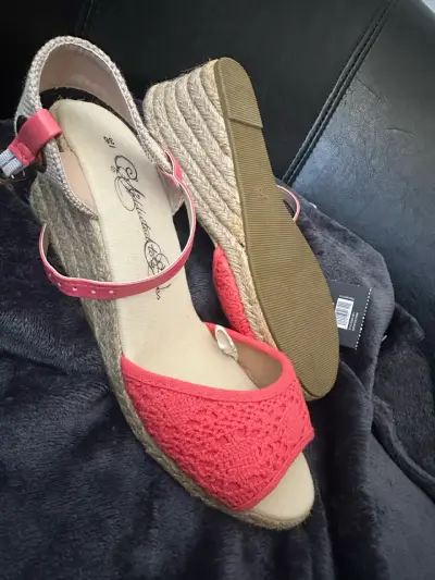 Sandalias de cuña rojas Boulevard Shoes - miniatura 3
