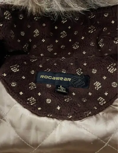 Chaqueta de invierno Rocawear con capucha de piel - miniatura 3