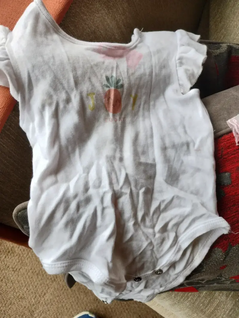 Body de bebé blanco con diseño de piña