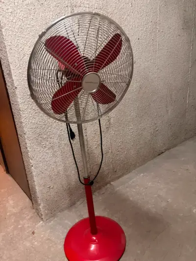 Ventilador de pie rojo New Widetech - miniatura 1