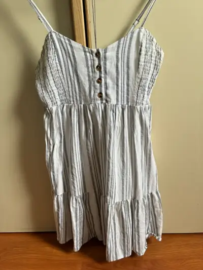 Vestido corto a rayas blanco y gris - miniatura 1