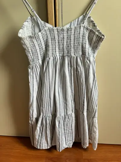 Vestido corto a rayas blanco y gris - miniatura 2