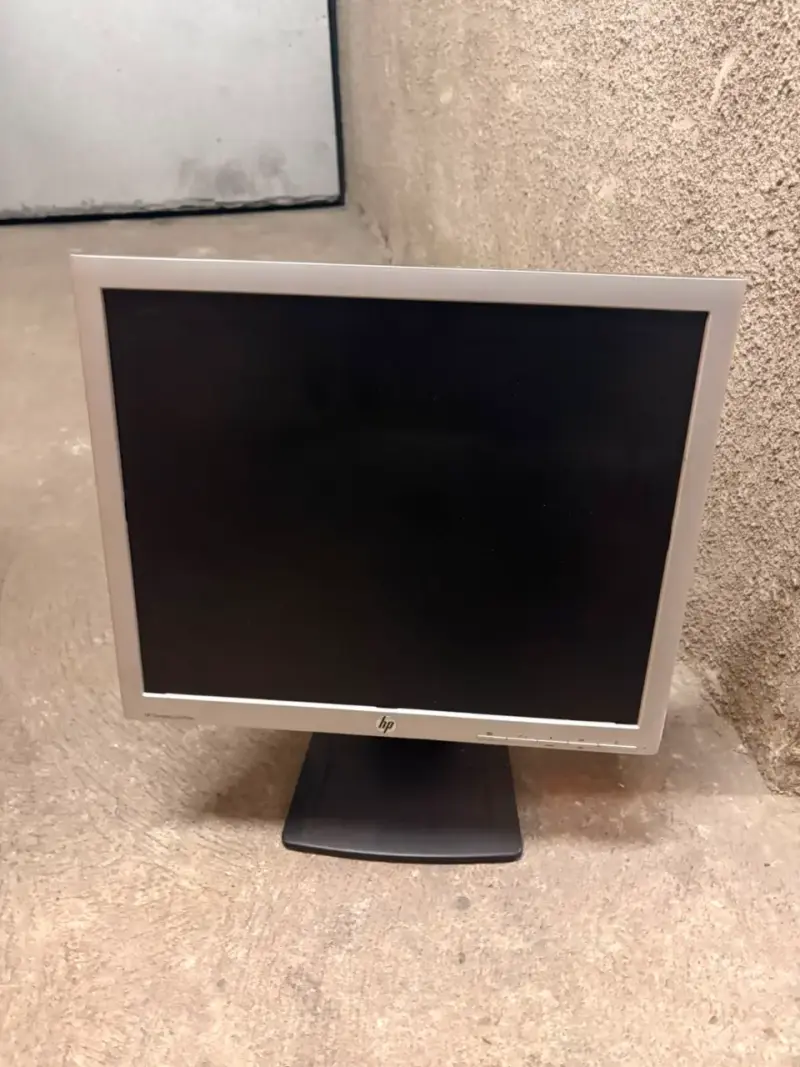 Monitor HP de 19 pulgadas en buen estado