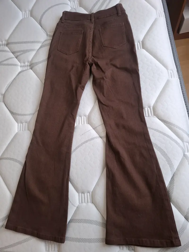 Pantalones acampanados marrones de mujer - 2