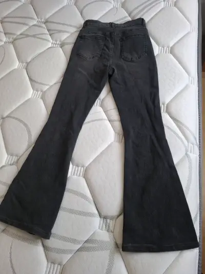 Pantalones acampanados marrones de mujer - miniatura 3