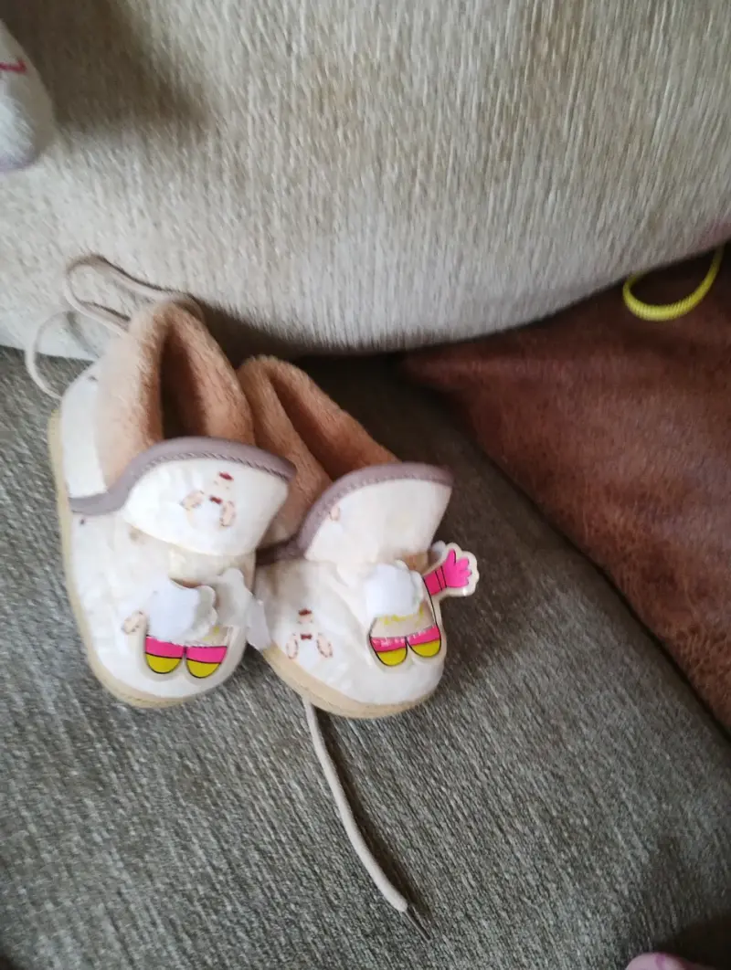 Pantuflas de lana para niños con diseño de oveja