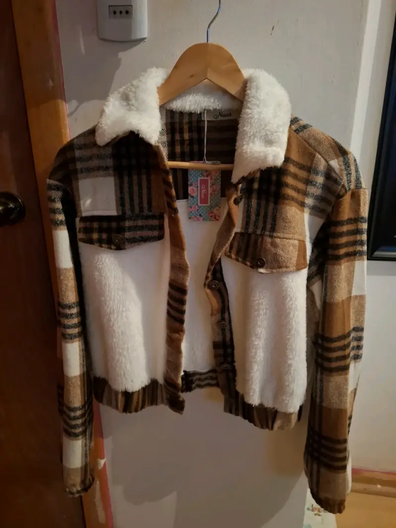 Chaqueta de lana con diseño a cuadros para mujer