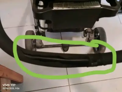Coche de bebé gris con capota ajustable - miniatura 4