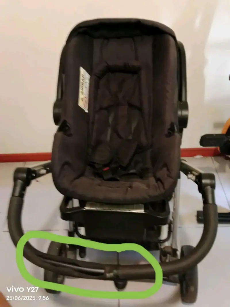 Coche de bebé gris con capota ajustable - 6
