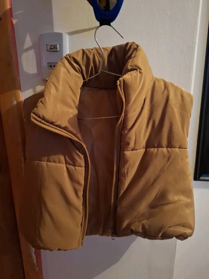 Chaleco acolchado sin mangas color camel - 1