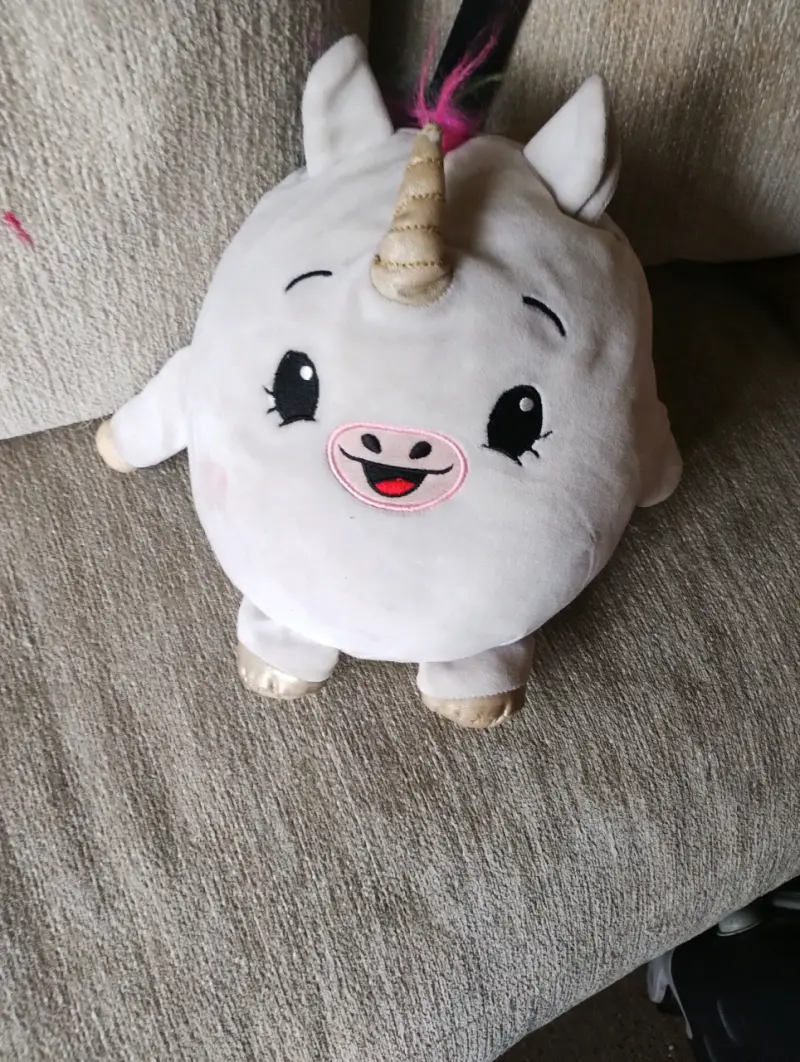 Peluche de unicornio blanco suave y adorable