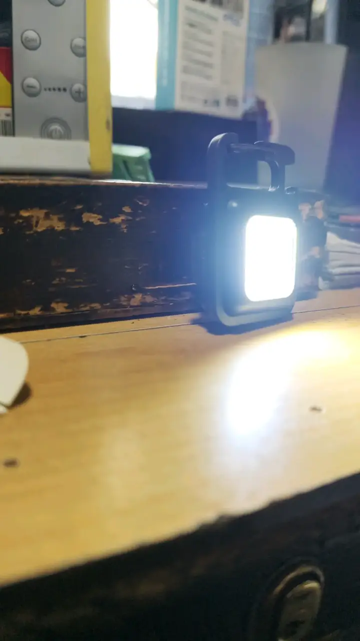 Luz Recargable COB para Llavero - 2
