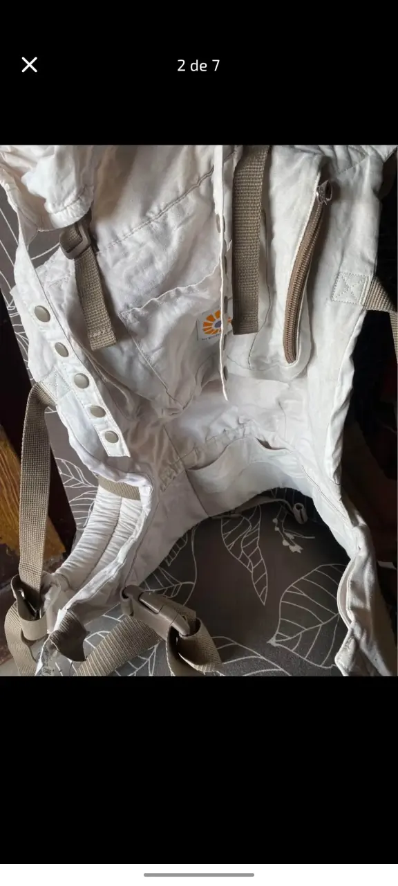 Mochila portabebé Ergobaby beige en buen estado - 2