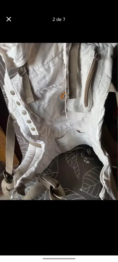 Mochila portabebé Ergobaby beige en buen estado - miniatura 2