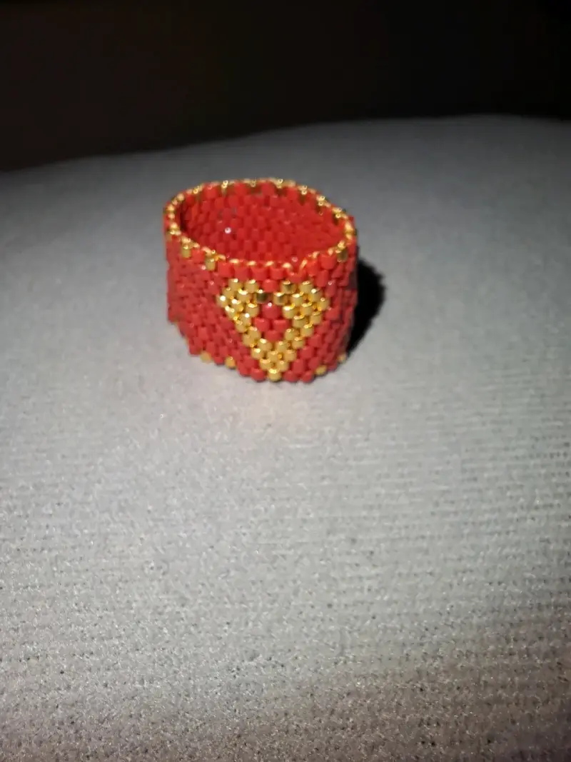 Anillo tejido a mano rojo y dorado - 2