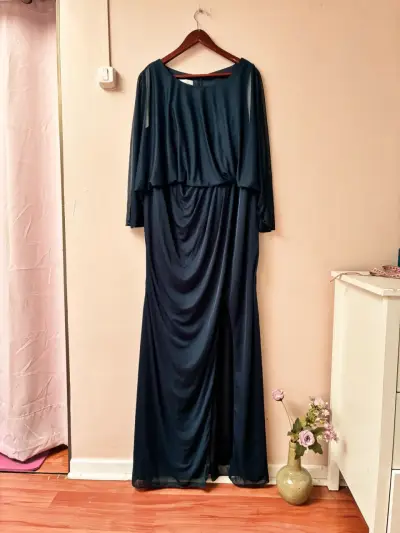 Vestido nuevo de fiesta - miniatura 2
