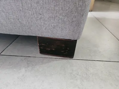 Puff tapizado gris moderno - miniatura 2