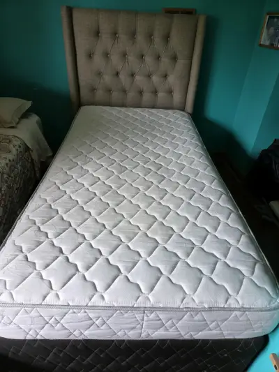 Cabecera de cama tapizada en lino beige - miniatura 2