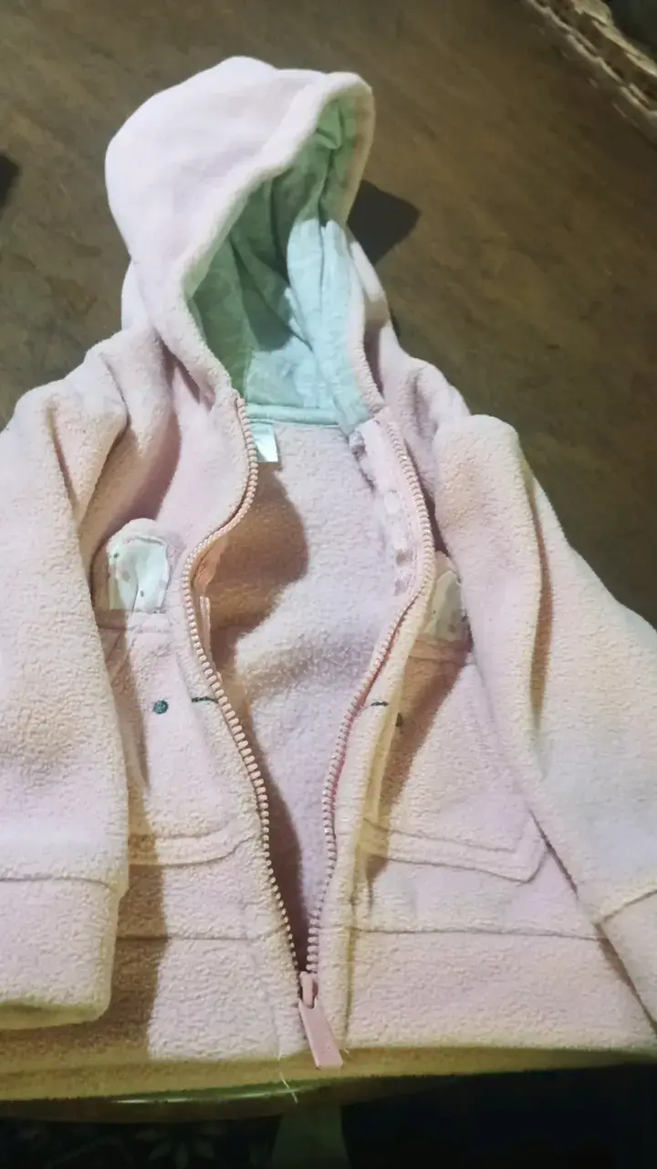 Chaqueta polar rosada para niña con capucha - 3