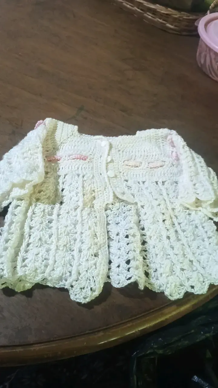 Chaleco tejido a crochet para bebé - 1