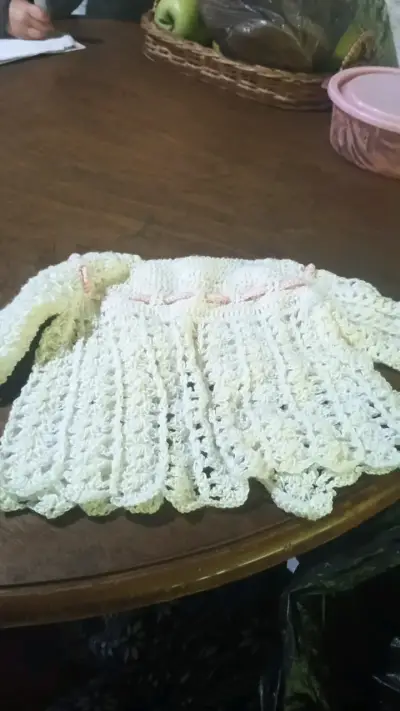 Chaleco tejido a crochet para bebé - miniatura 3