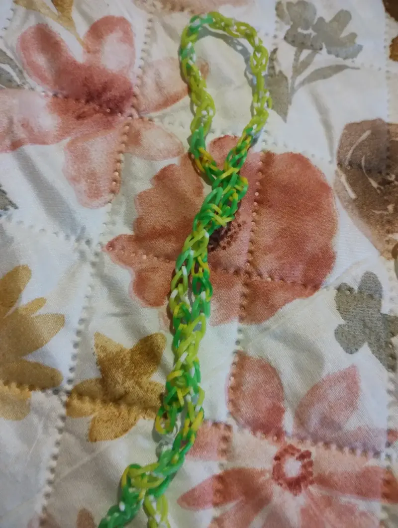 Collar de goma elástica trenzada multicolor