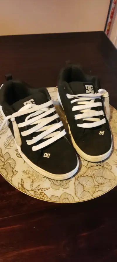 Zapatillas deportivas DC Shoes negras y blancas - miniatura 3