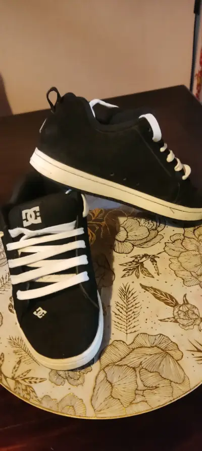 Zapatillas deportivas DC Shoes negras y blancas - miniatura 4