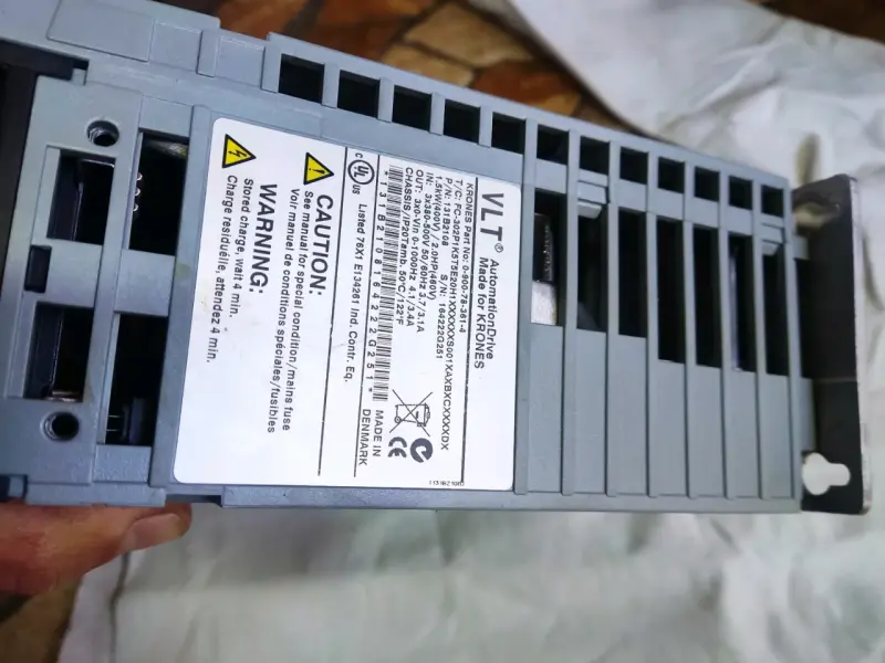Caja de conexiones metálica para uso industrial - 3