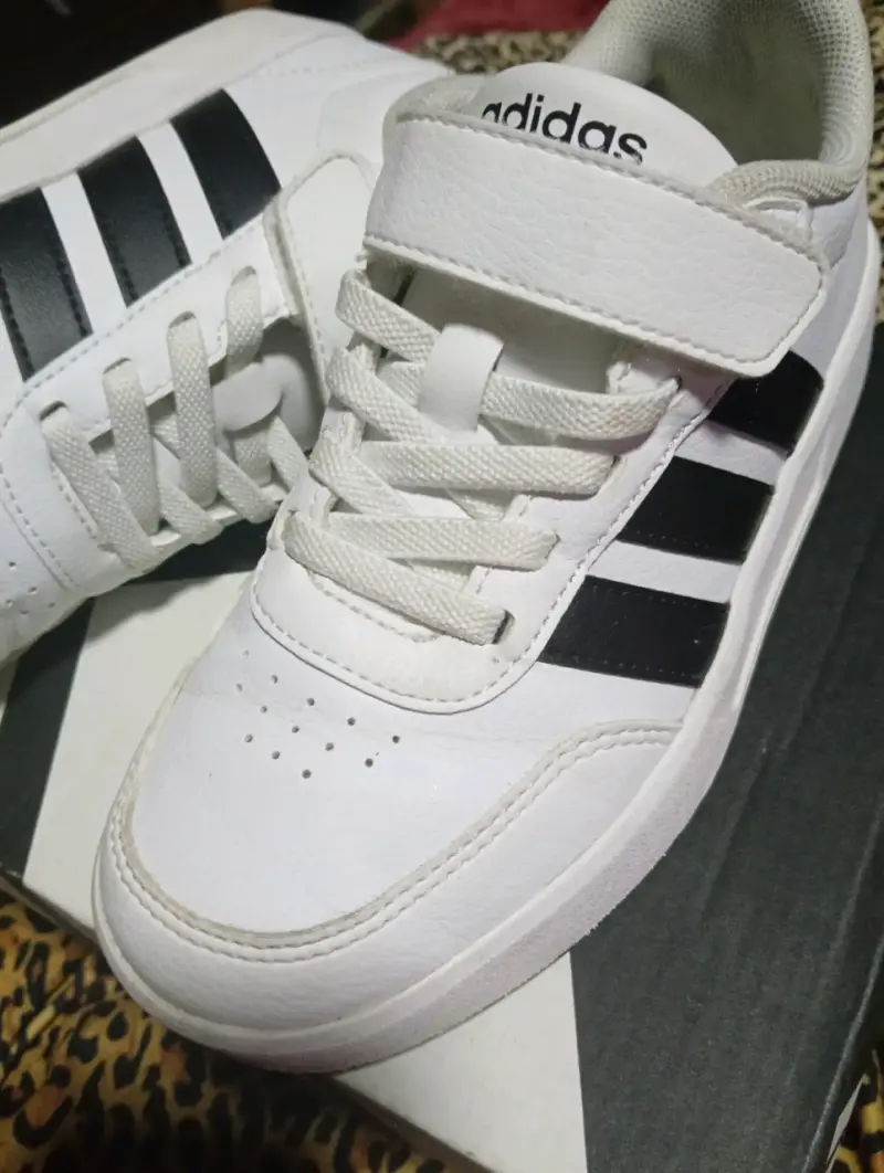 Zapatillas deportivas blancas Adidas para niños - 1