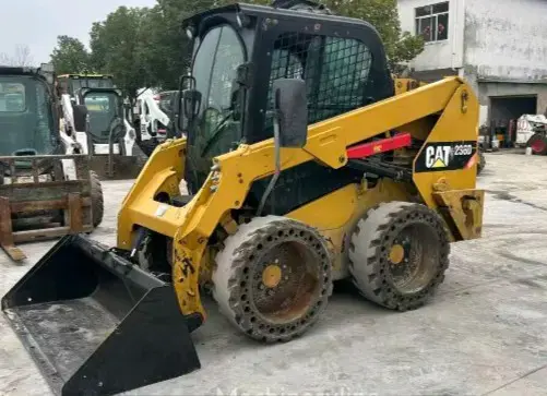 Mini cargador frontal CAT 236D - 3