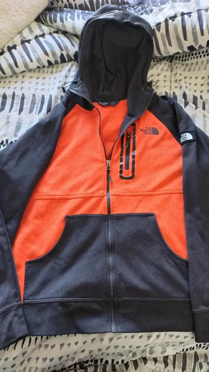 Polerón The North Face con capucha naranja y negro - 1