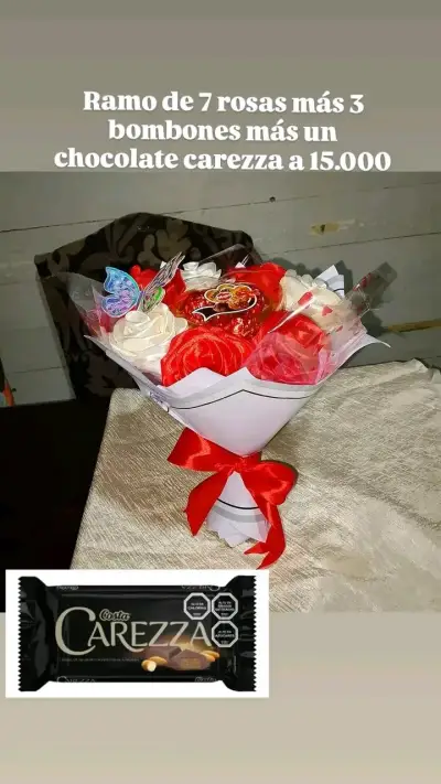 Ramo de rosas con bombones y chocolate Carezza - miniatura 1