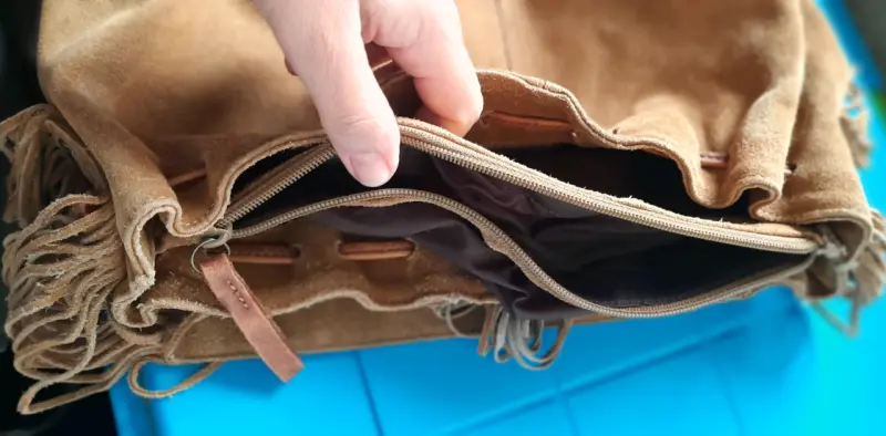 Bolso de gamuza con flecos - 3