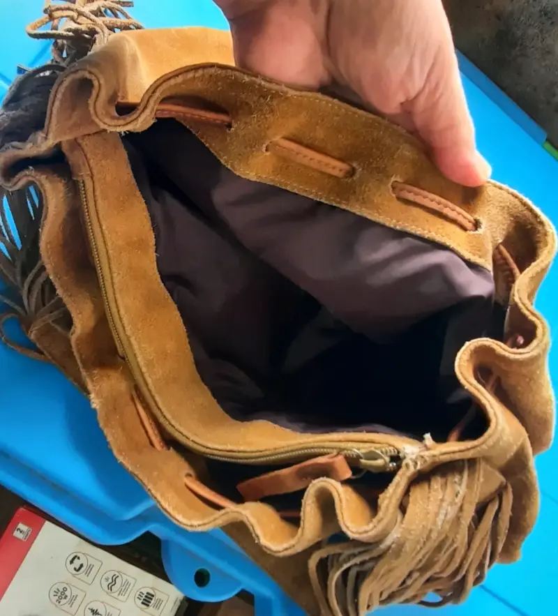 Bolso de gamuza con flecos - 5