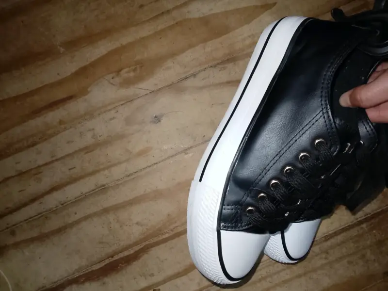 Zapatillas negras de lona estilo clásico - 5