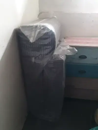 Sofa cama 65 cm casi nuevo gris con rayas - miniatura 1