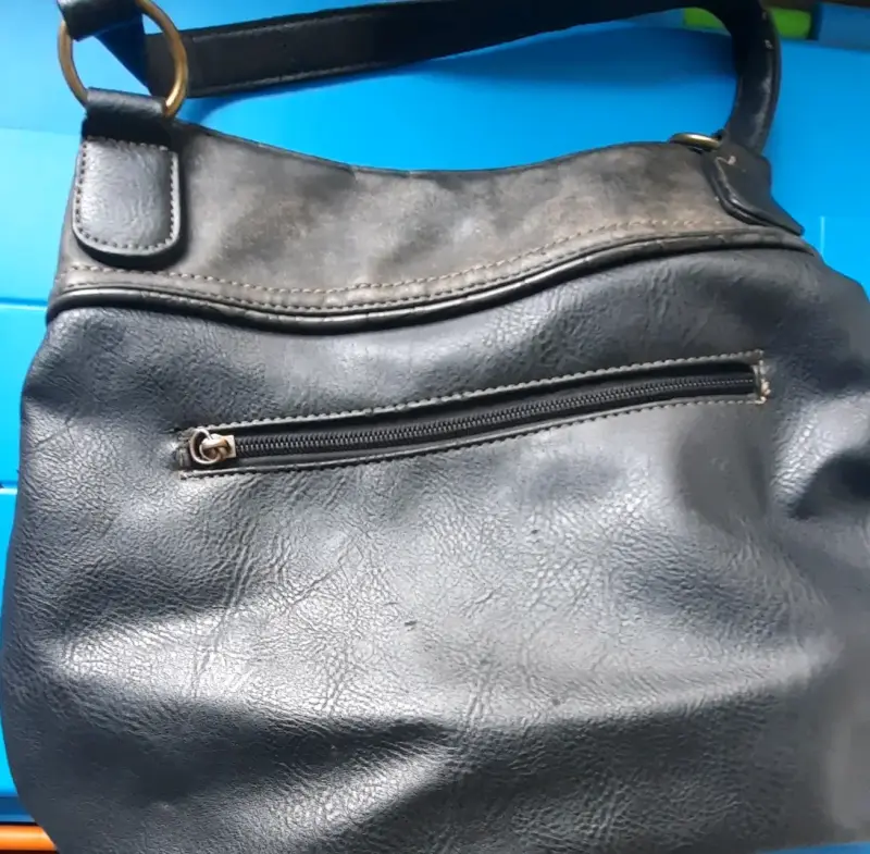 Cartera negra y gris de cuero con flecos - 2