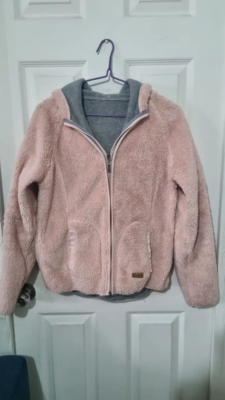 Chaqueta de felpa rosada con capucha - 1
