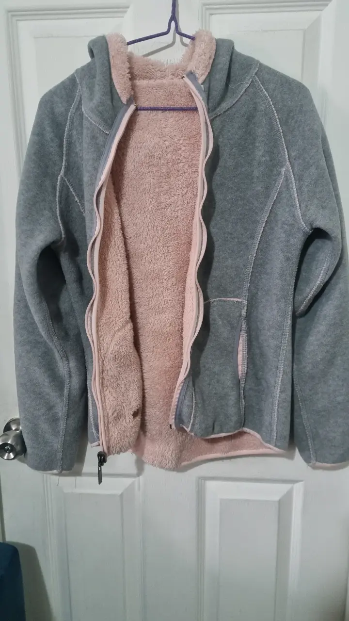 Chaqueta de felpa rosada con capucha - 3