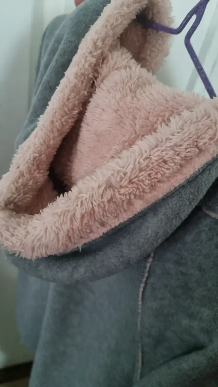 Chaqueta de felpa rosada con capucha - 4