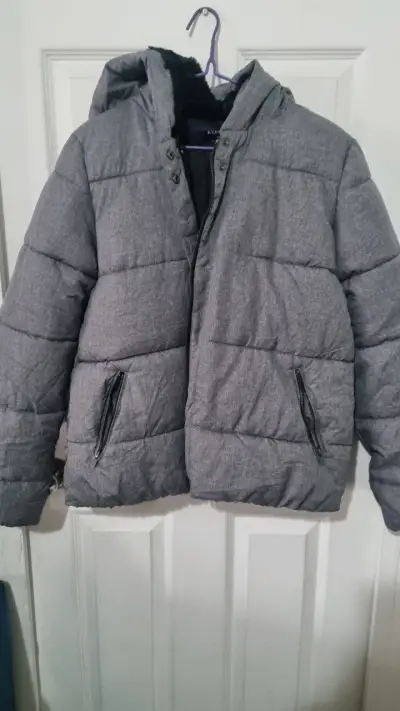 Chaqueta acolchada gris con capucha - miniatura 1