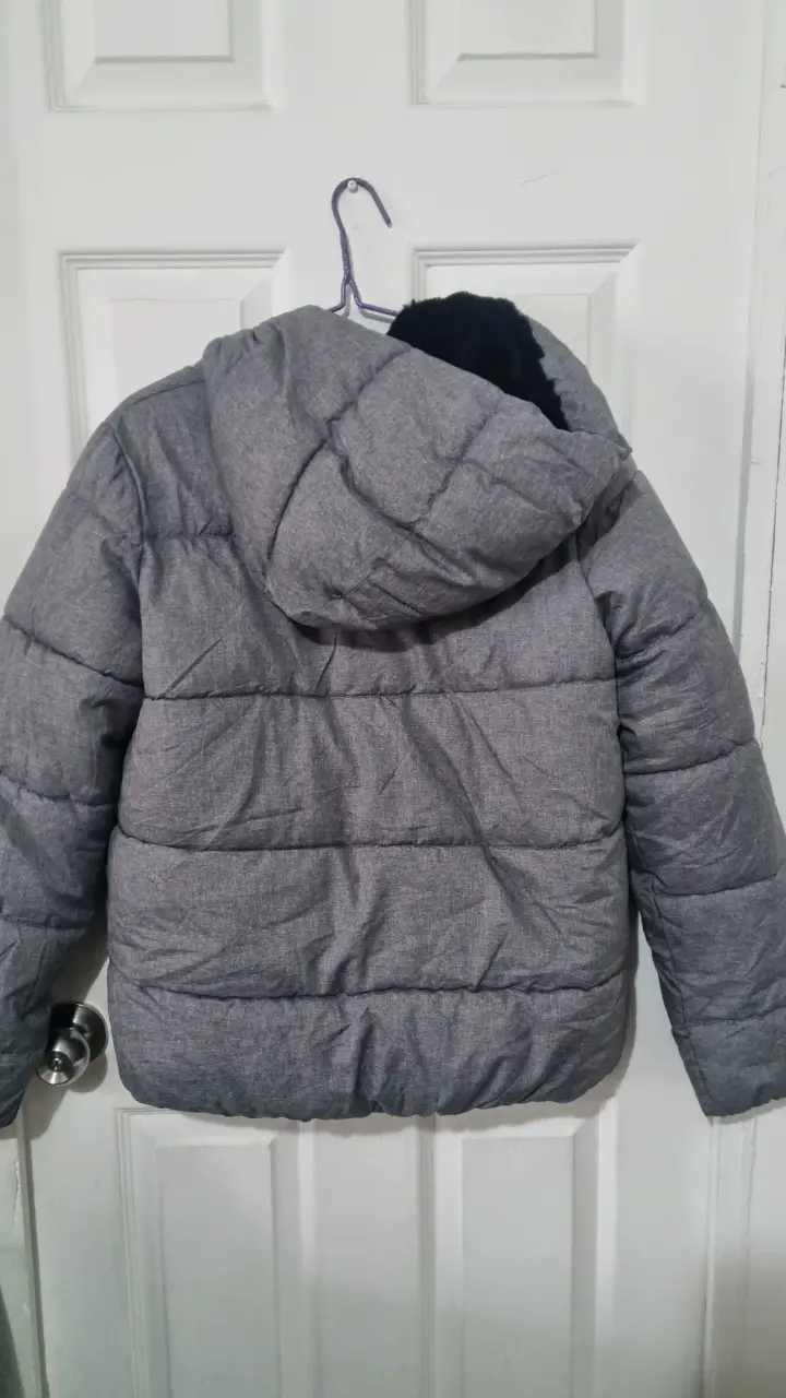 Chaqueta acolchada gris con capucha - 2