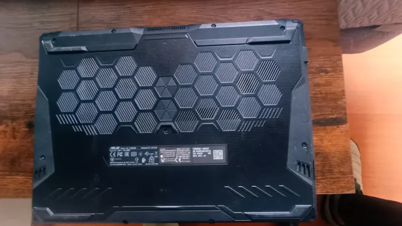 Laptop ASUS modelo FA506QM en buen estado - 1