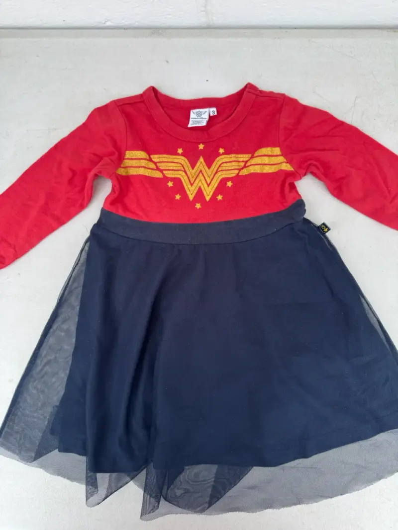 Vestido de niña Wonder Woman rojo y azul