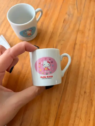 Set de mini tazas de Hello Kitty de cerámica - miniatura 3