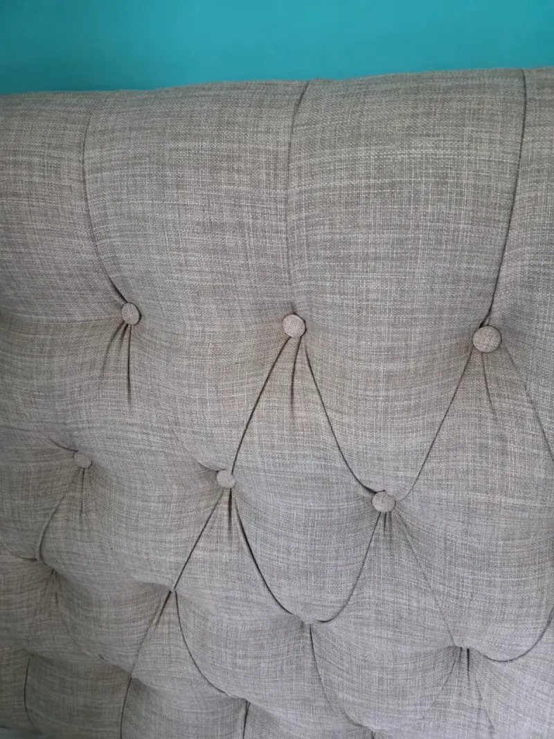 Cabecera de cama tapizada en lino beige - 3