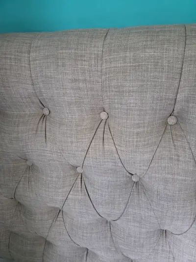 Cabecera de cama tapizada en lino beige - miniatura 3